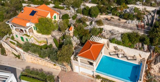 Villa Vese Vitez con Piscina Riscaldata a Vinisce