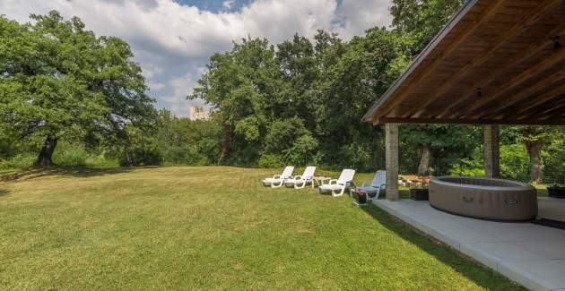 Kuća za odmor Nono s grijanim bazenom i jacuzzijem