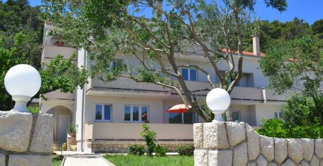 Apartments Halovic Kampor / Apartment A1 - Island of Rab