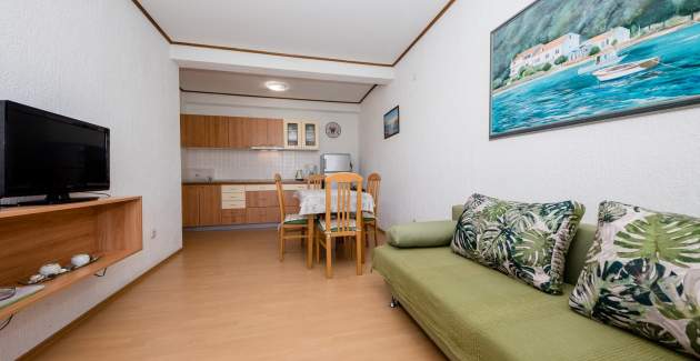 Apartments Halovic Kampor / Apartment A1 - Island of Rab