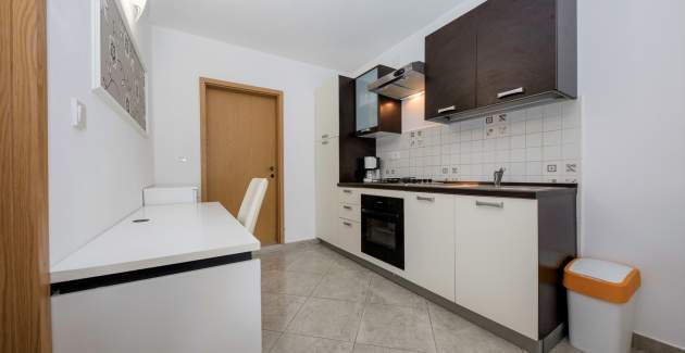 Apartments Anica Kampor / One Bedroom A8