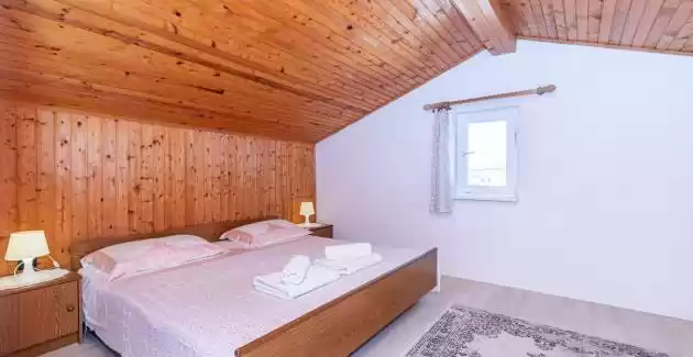 Apartman Ada u potkrovlju s pogledom na more - Poreč