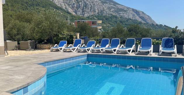 Villa Kristina con piscina privata a Makarska