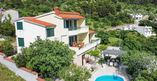 Villa Marino con piscina privata a Makarska