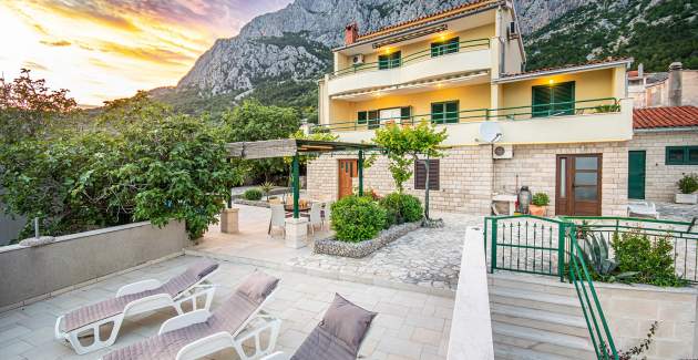 Villa Marino con piscina privata a Makarska