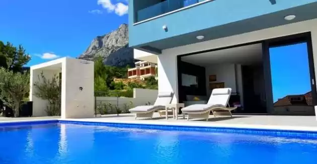 Villa Nina with heated pool in Makarska