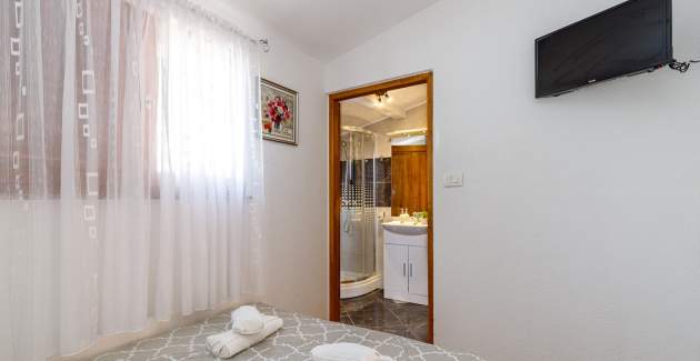 Genoa S5 Rooms in Porec