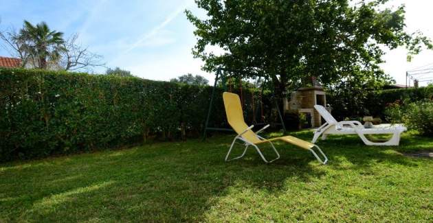 Apartment Lili II with Garden View