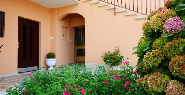 Apartment Lili II with Garden View