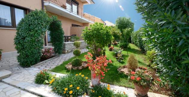 Apartment Lili II with Garden View