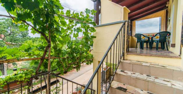 Apartment Bibi with balcony