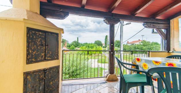 Apartment Bibi with Balcony