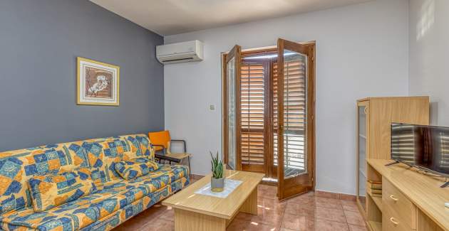 One Bedroom Apartment with Sea View 4 (Croatian)