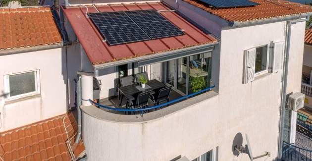 Apartment Burle with balcony