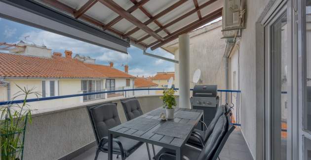 Apartment Burle with balcony