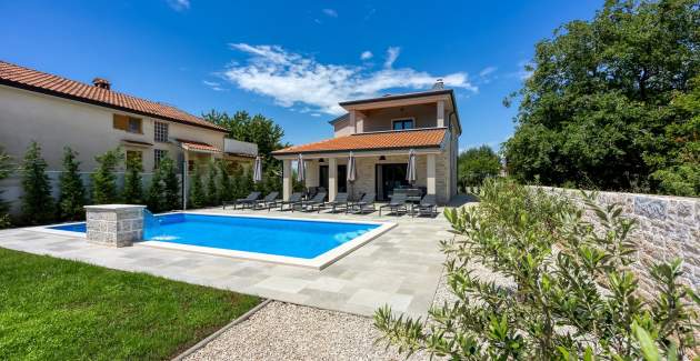 Villa Alves with Private Pool