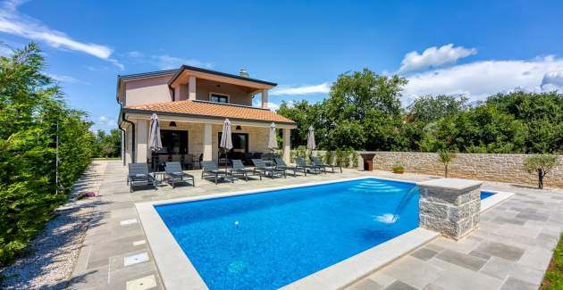 Villa Alves with Private Pool