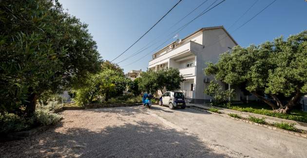 Mladenka / Apartment with Terrace No.3