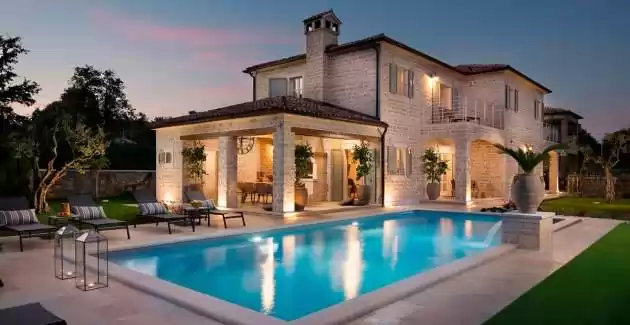 Luxury Villa Elena with Pool and Sport Facilites