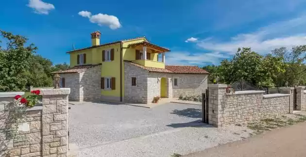 Villa Gardenia s bazenom i vrtom