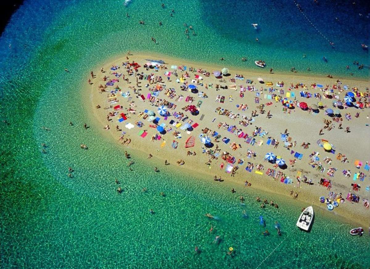 Spot island. Необычные пляжи. Самый необычный пляж в мире. Бибихагуа самый необычный пляж. Hvar, Croatia with stunning Beaches such as Zlatni rat, Carpe Diem Beach, and Hula Hula Beach Club.