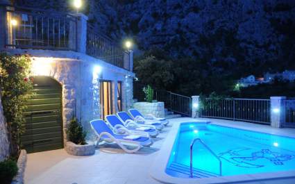 Villa Ivo i Bepo with heated pool in Makarska