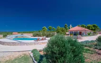 Luxury villa Fura on Hvar, heated pool