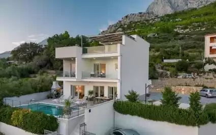  Luxury villa Mae in Makarska, basketball court