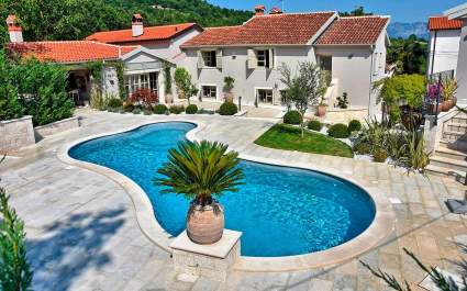 Villa Zita with Pool and Wellness