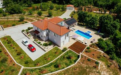 Luxury villa La Perla with heated pool